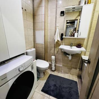 Продается 1-комнатная квартира, 42 м²