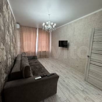 Продается 1-комнатная квартира, 40 м²