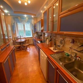 Продается Многокомнатная квартира, 144,4 м²