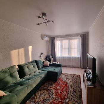 Продается 1-комнатная квартира, 37 м²