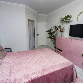 Продается 1-комнатная квартира, 43 м²