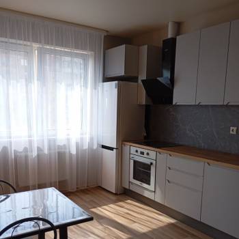 Сдается 2-х комнатная квартира, 70 м²