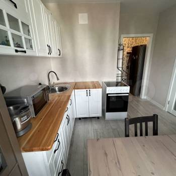 Продается 1-комнатная квартира, 32 м²