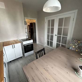 Продается 1-комнатная квартира, 32 м²