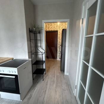 Продается 1-комнатная квартира, 32 м²