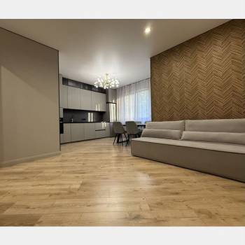 Продается 1-комнатная квартира, 55 м²