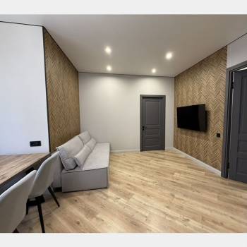 Продается 1-комнатная квартира, 55 м²