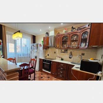 Продается Многокомнатная квартира, 98 м²