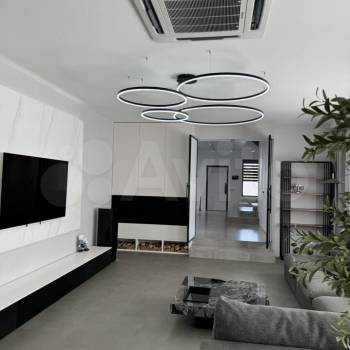 Продается Дом, 290 м²