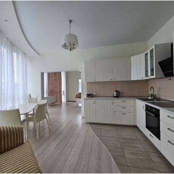 Продается Многокомнатная квартира, 143 м²
