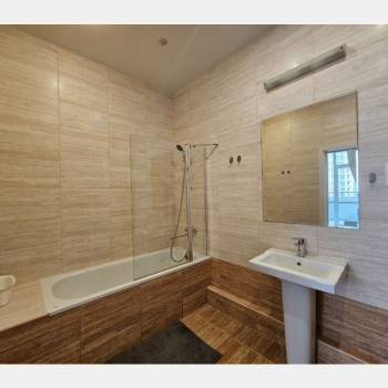 Продается Многокомнатная квартира, 143 м²