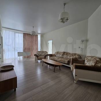 Продается Многокомнатная квартира, 143 м²