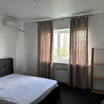 Продается 1-комнатная квартира, 42 м²