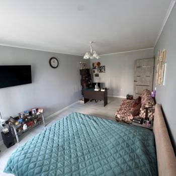 Продается 1-комнатная квартира, 50 м²