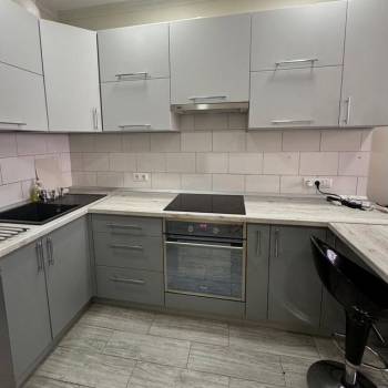 Продается 1-комнатная квартира, 42 м²