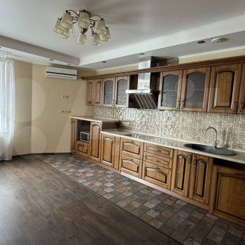 Продается 3-х комнатная квартира, 122,3 м²