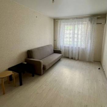 Продается 1-комнатная квартира, 40 м²