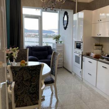 Продается 1-комнатная квартира, 50 м²