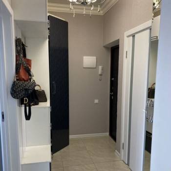 Продается 1-комнатная квартира, 50 м²