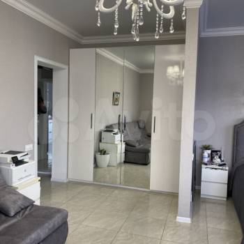 Продается 1-комнатная квартира, 50 м²