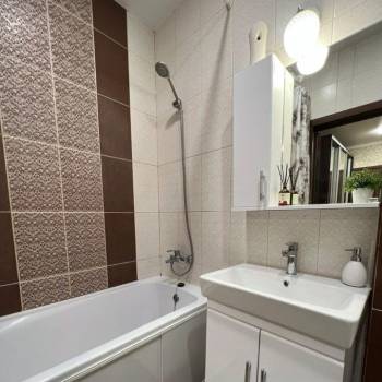 Сдается Многокомнатная квартира, 63 м²