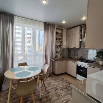 Продается 1-комнатная квартира, 55 м²