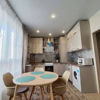 Продается 1-комнатная квартира, 55 м²