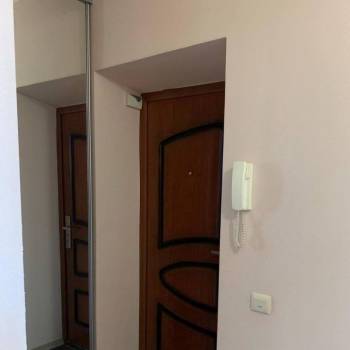 Продается 1-комнатная квартира, 37 м²