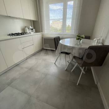 Продается Многокомнатная квартира, 73,3 м²