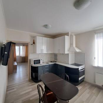 Продается 1-комнатная квартира, 37 м²