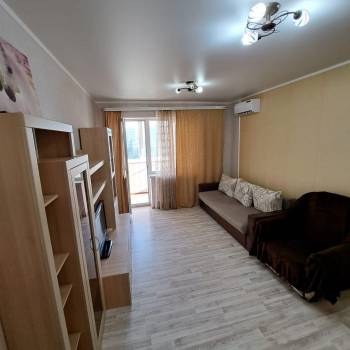 Продается 1-комнатная квартира, 37 м²