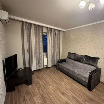 Продается 1-комнатная квартира, 50 м²