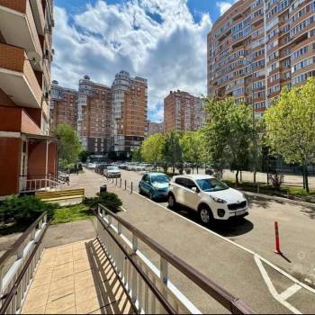 Продается 1-комнатная квартира, 45 м²