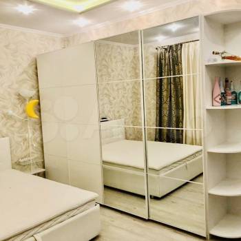 Продается 1-комнатная квартира, 50 м²