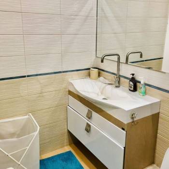 Продается 1-комнатная квартира, 50 м²