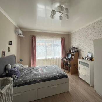 Продается 1-комнатная квартира, 42 м²