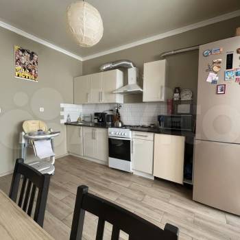 Продается 1-комнатная квартира, 42 м²