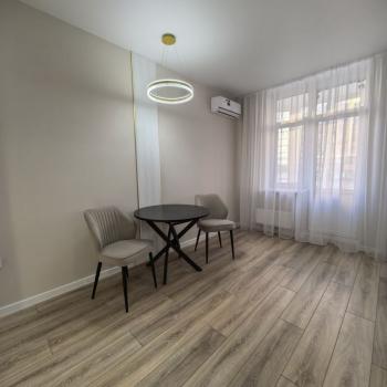 Продается 1-комнатная квартира, 43 м²