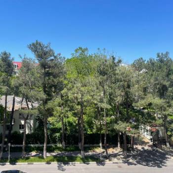 Продается 1-комнатная квартира, 82 м²