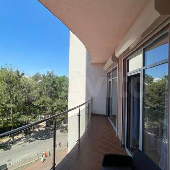 Продается 1-комнатная квартира, 82 м²