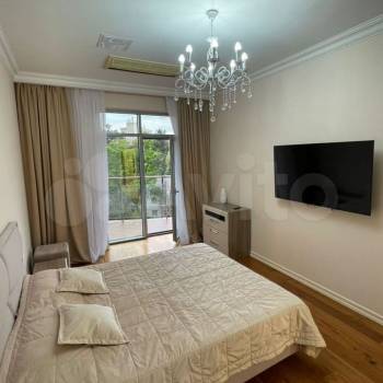 Продается 1-комнатная квартира, 82 м²