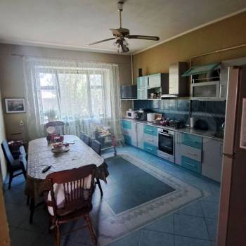 Продается Дом, 235 м²