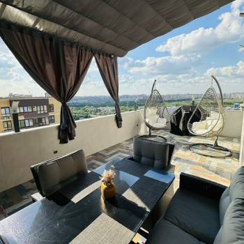 Продается 3-х комнатная квартира, 132 м²