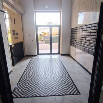 Продается 1-комнатная квартира, 52 м²