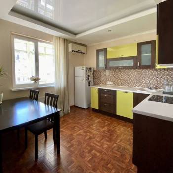 Продается 1-комнатная квартира, 45 м²