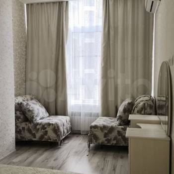 Продается 1-комнатная квартира, 42 м²