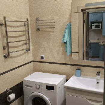 Продается 1-комнатная квартира, 42 м²