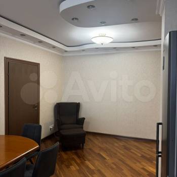 Продается 1-комнатная квартира, 67 м²