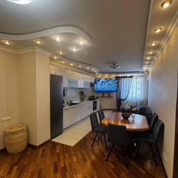 Продается 1-комнатная квартира, 67 м²