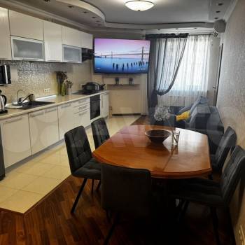 Продается 1-комнатная квартира, 67 м²